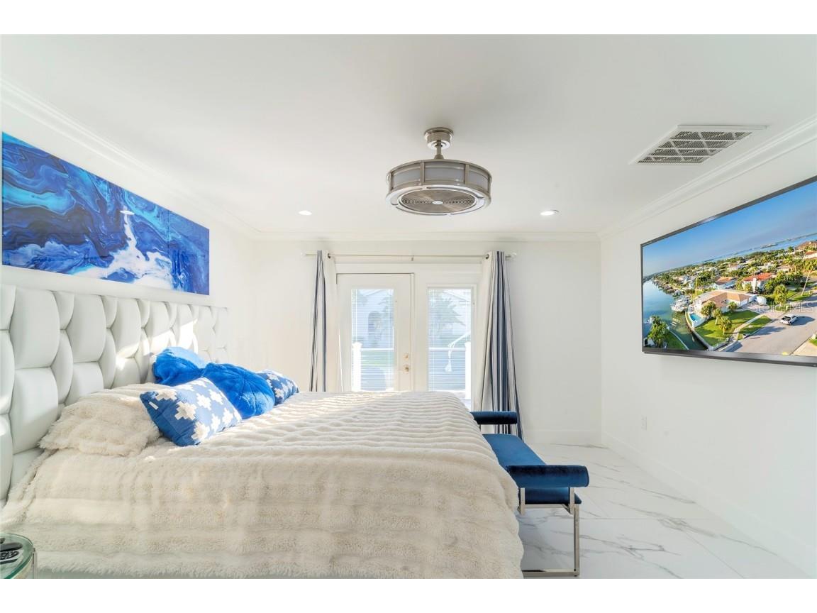 320 Harbor Passage Clearwater Beach FL 33767 TB8433216 image23