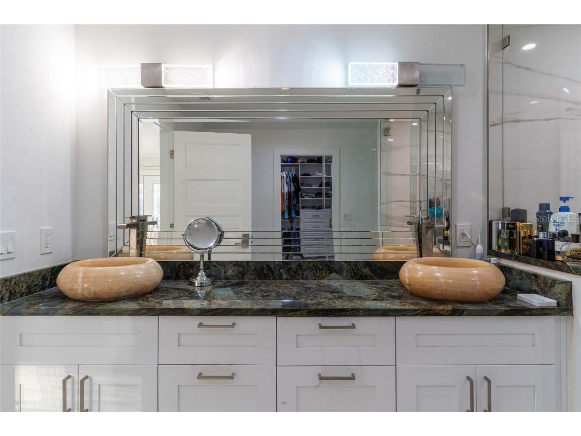 320 Harbor Passage Clearwater Beach FL 33767 TB8433216 image27