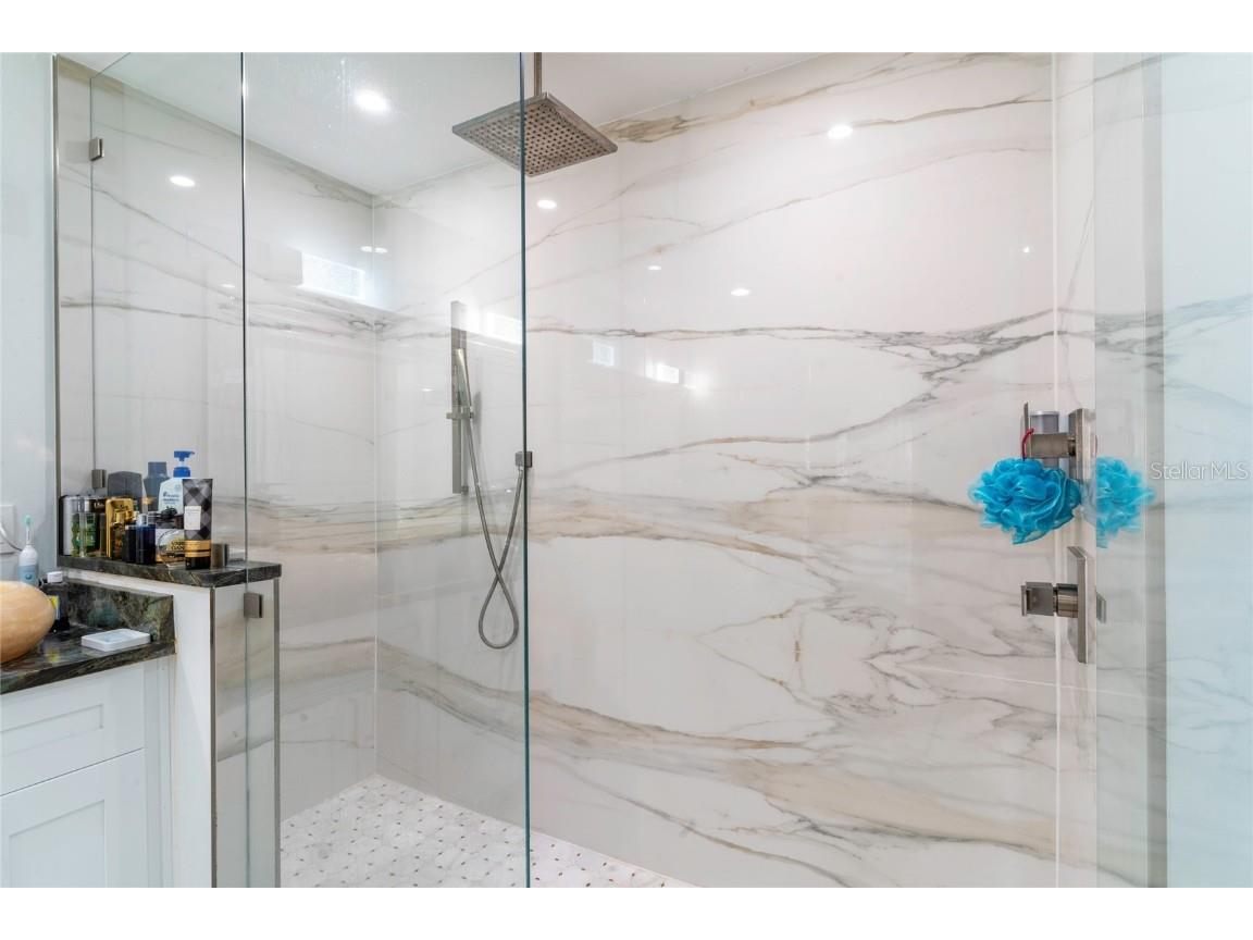 320 Harbor Passage Clearwater Beach FL 33767 TB8433216 image35