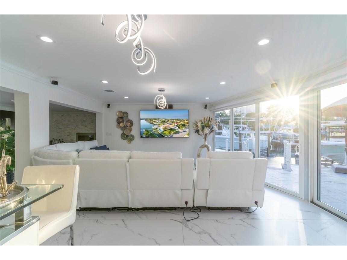 320 Harbor Passage Clearwater Beach FL 33767 TB8433216 image8