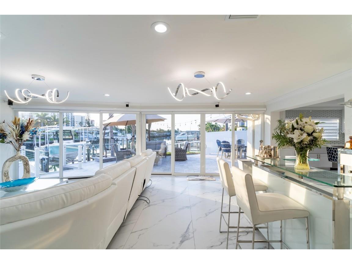 320 Harbor Passage Clearwater Beach FL 33767 TB8433216 image9