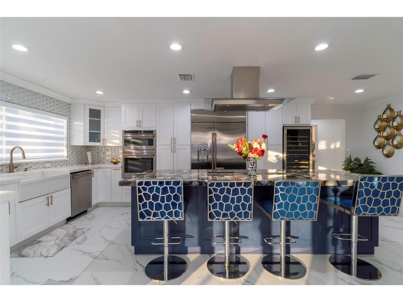 320 Harbor Passage Clearwater Beach FL 33767 TB8473675 image10