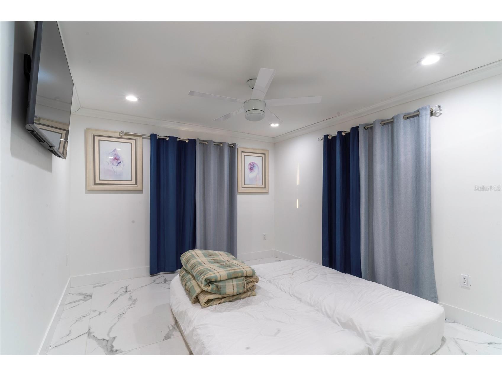 320 Harbor Passage Clearwater Beach FL 33767 TB8473675 image13