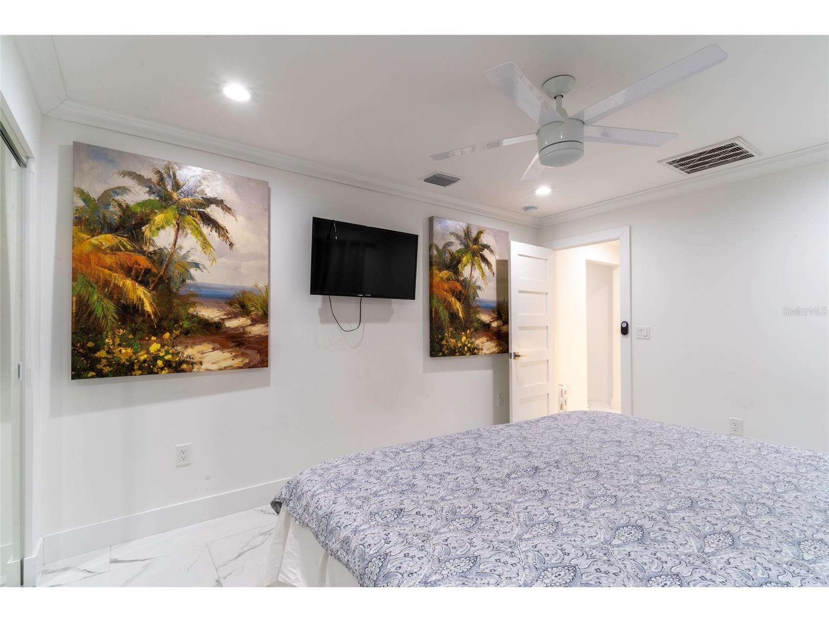 320 Harbor Passage Clearwater Beach FL 33767 TB8473675 image16