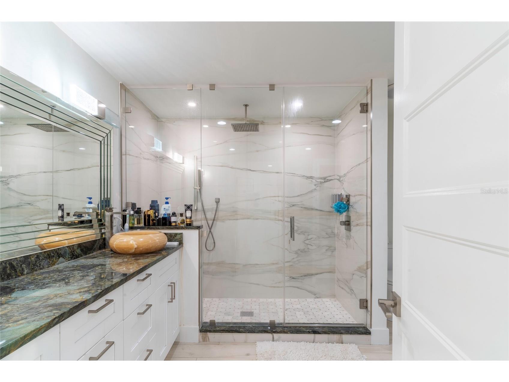 320 Harbor Passage Clearwater Beach FL 33767 TB8473675 image17