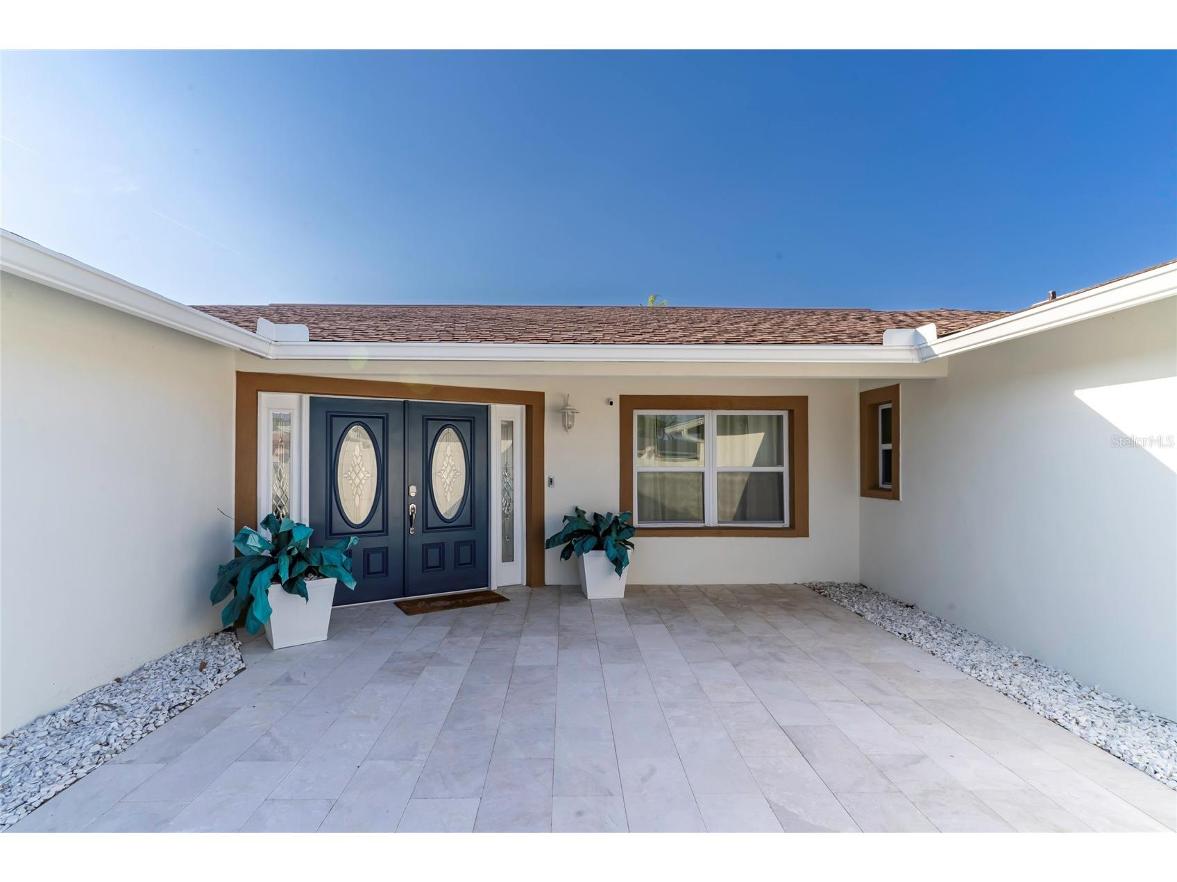 320 Harbor Passage Clearwater Beach FL 33767 TB8473675 image2