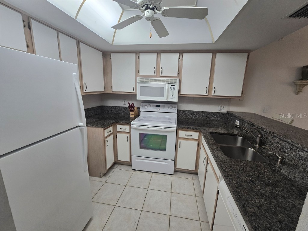 320 Island Way #106 Clearwater Beach FL 33767 TB8441932 image3