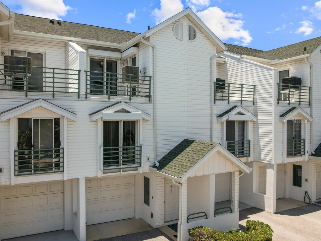 320 Island Way #205 Clearwater Beach FL 33767 TB8390237 image1