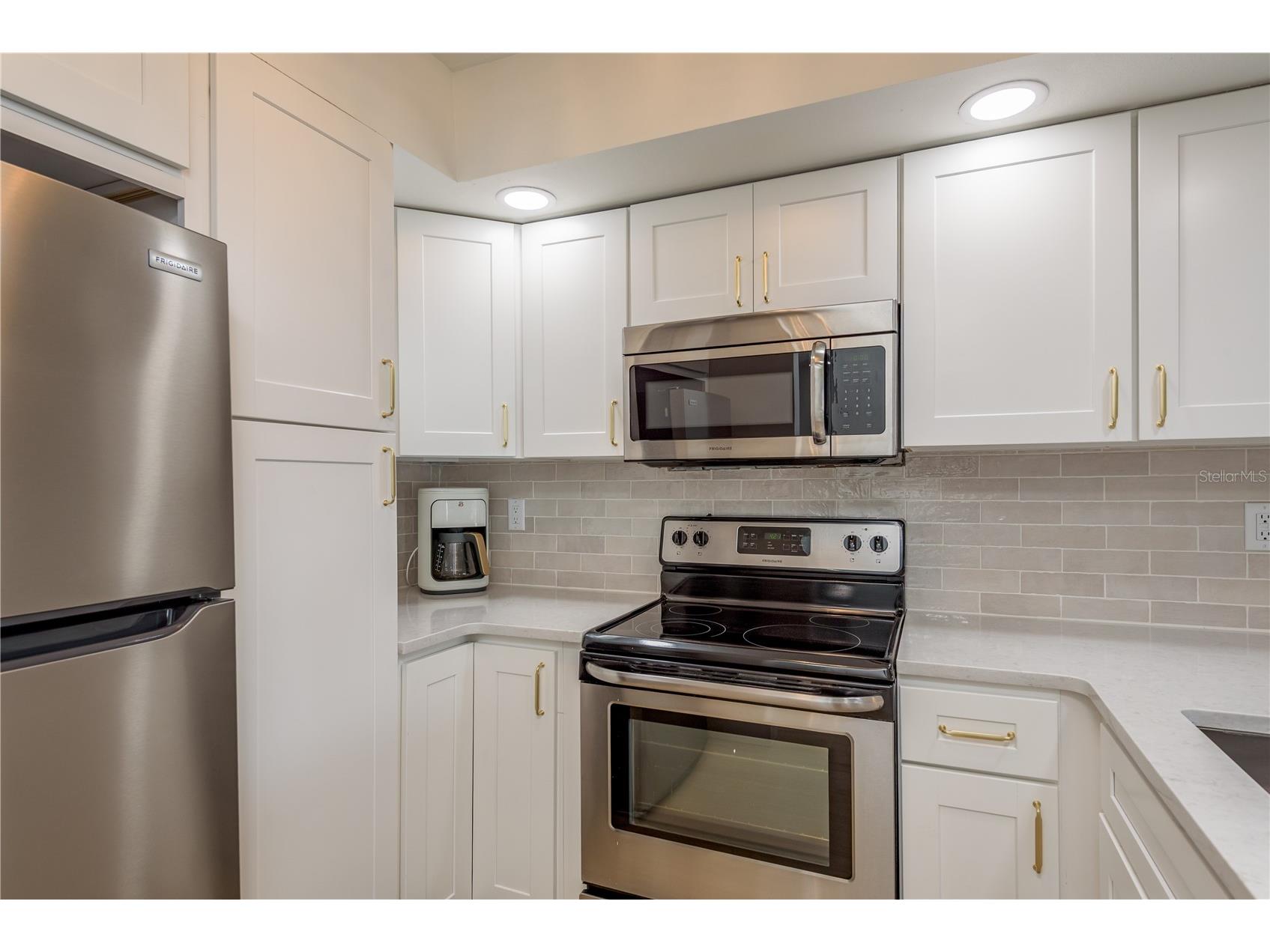 320 Island Way #209 Clearwater Beach FL 33767 TB8473657 image17