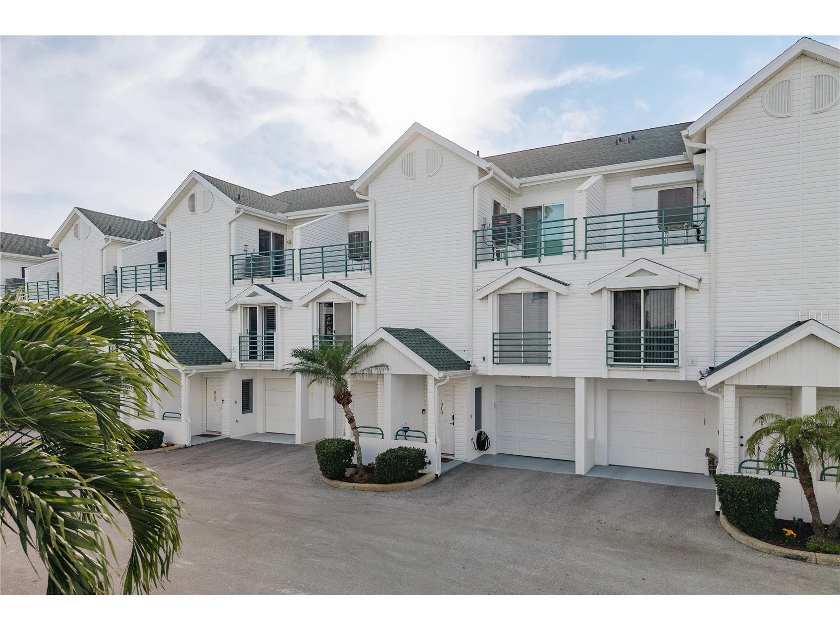 320 Island Way #209 Clearwater Beach FL 33767 TB8473657 image2