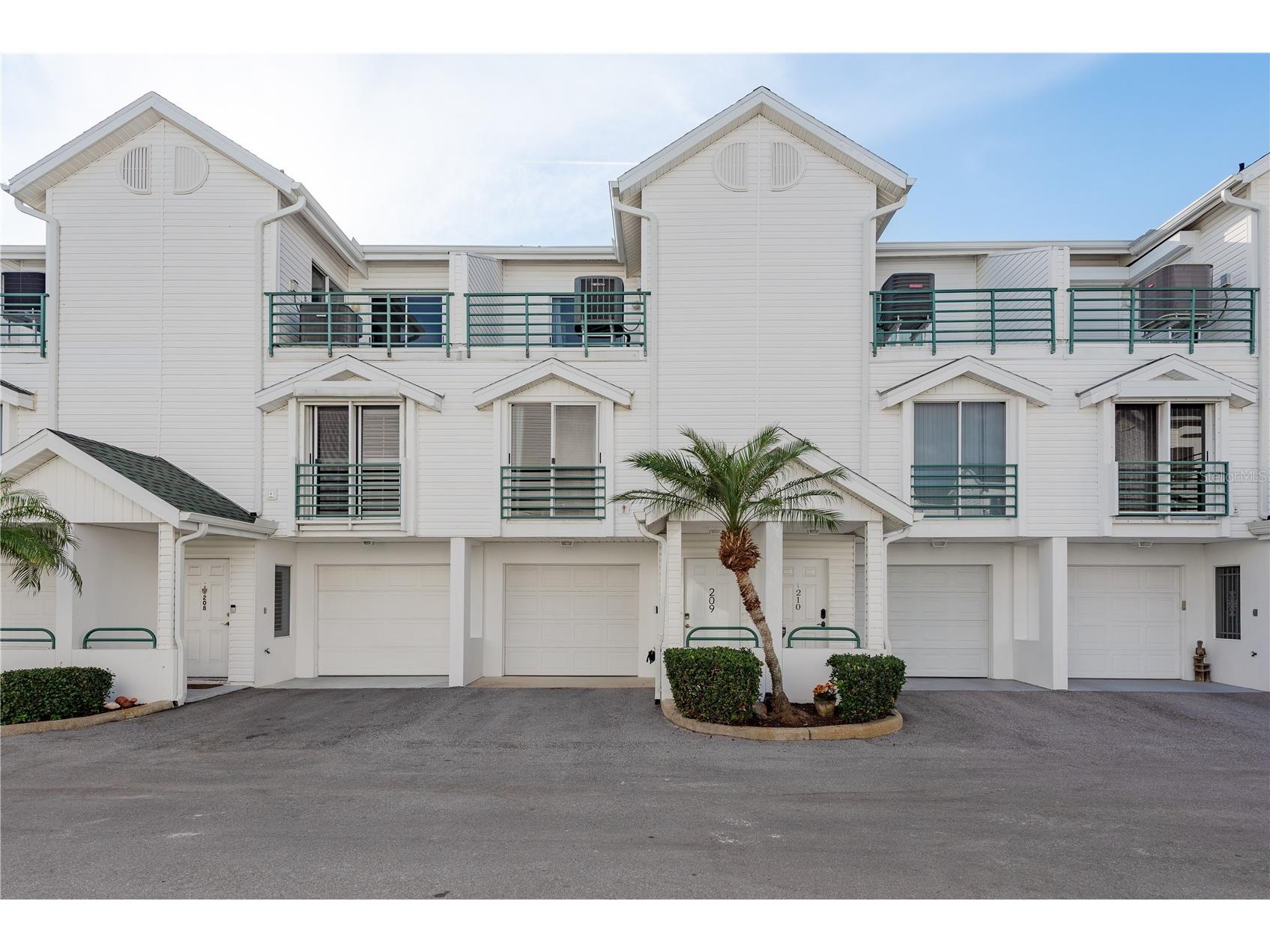 320 Island Way #209 Clearwater Beach FL 33767 TB8473657 image3