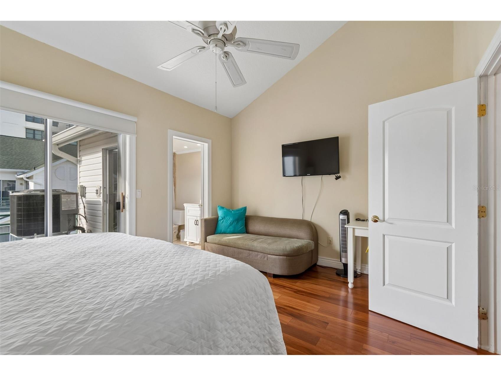 320 Island Way #304 Clearwater Beach FL 33767 TB8512455 image19