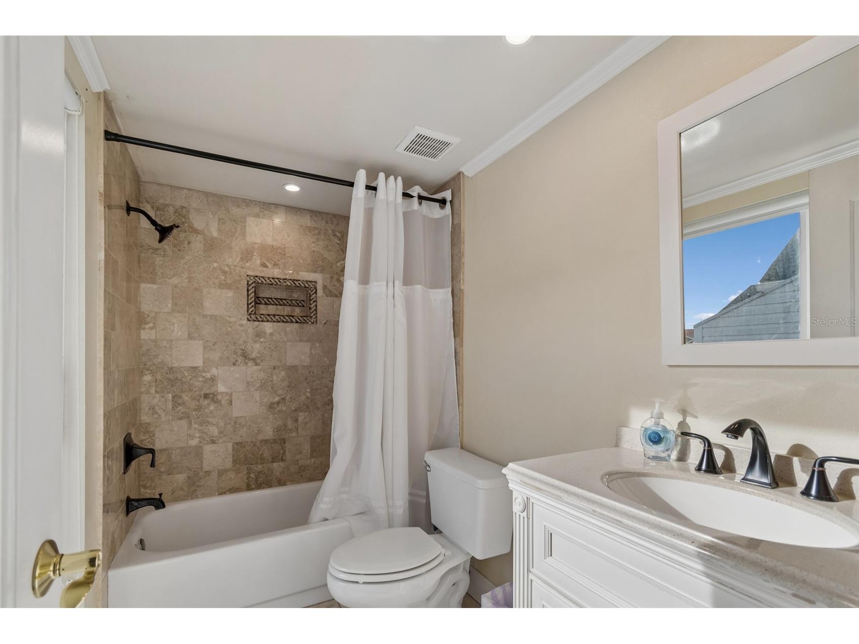 320 Island Way #304 Clearwater Beach FL 33767 TB8512455 image21