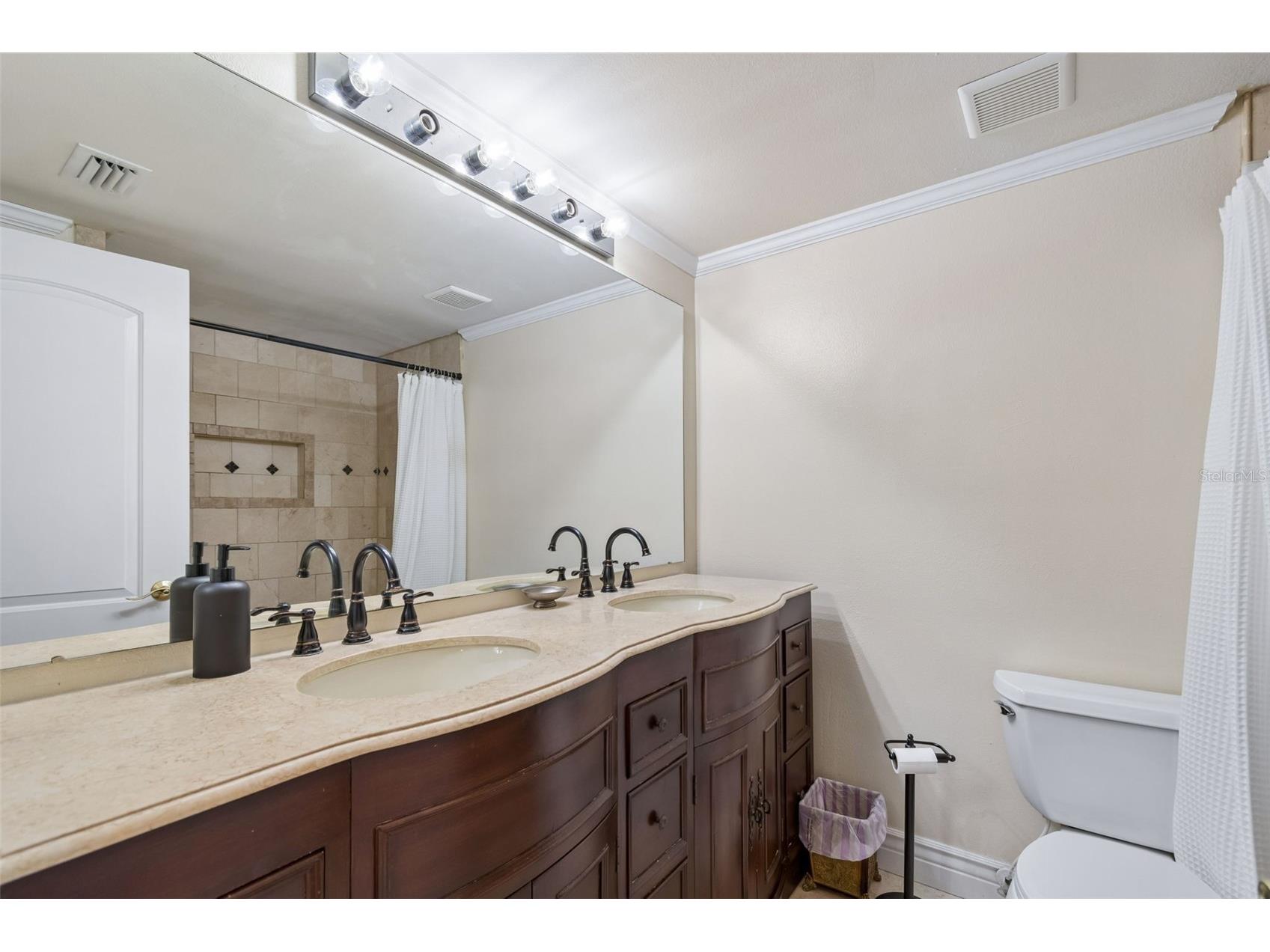 320 Island Way #304 Clearwater Beach FL 33767 TB8512455 image22