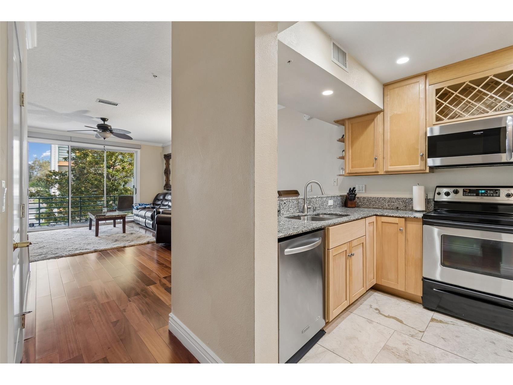 320 Island Way #304 Clearwater Beach FL 33767 TB8512455 image6