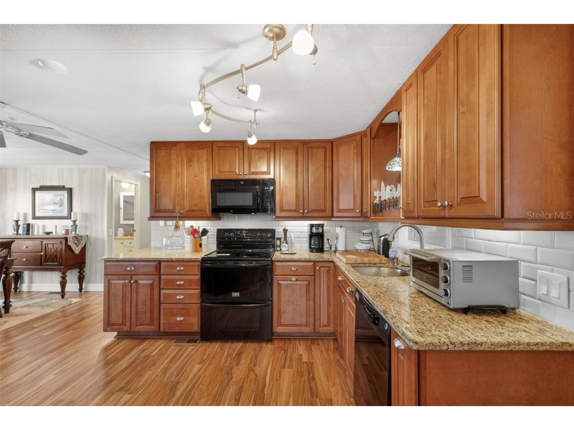 320 La Costa North Port FL 34287 TB8457675 image10