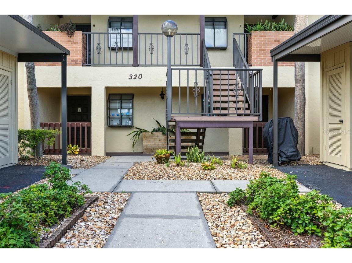 320 Mission Trail N #F Venice FL 34285 C7513787 image1