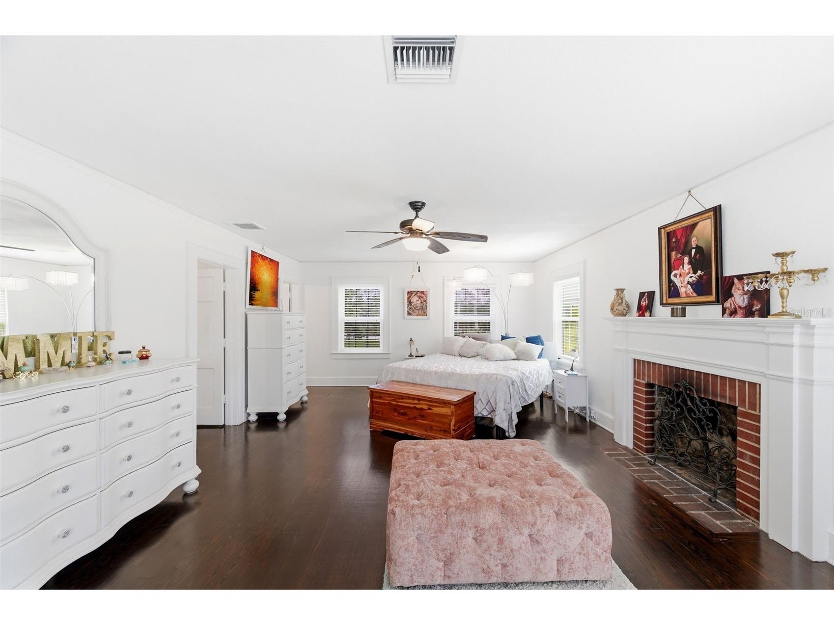 320 N Betty Lane Clearwater FL 33755 TB8482837 image40