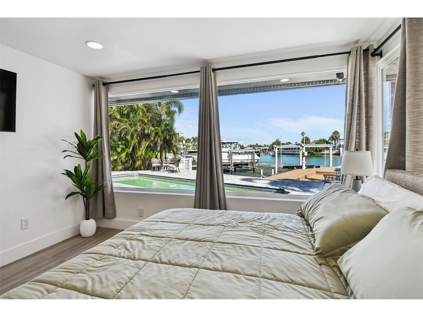 320 Palm Island NE Clearwater Beach FL 33767 TB8434339 image13