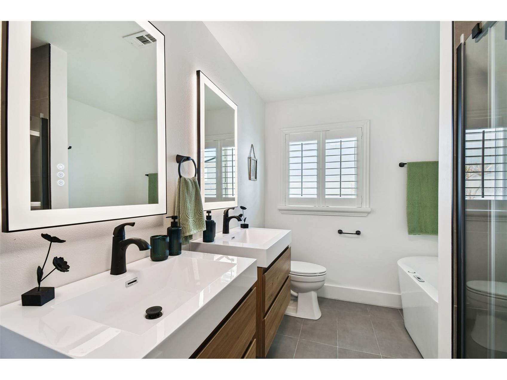 320 Palm Island NE Clearwater Beach FL 33767 TB8434339 image16