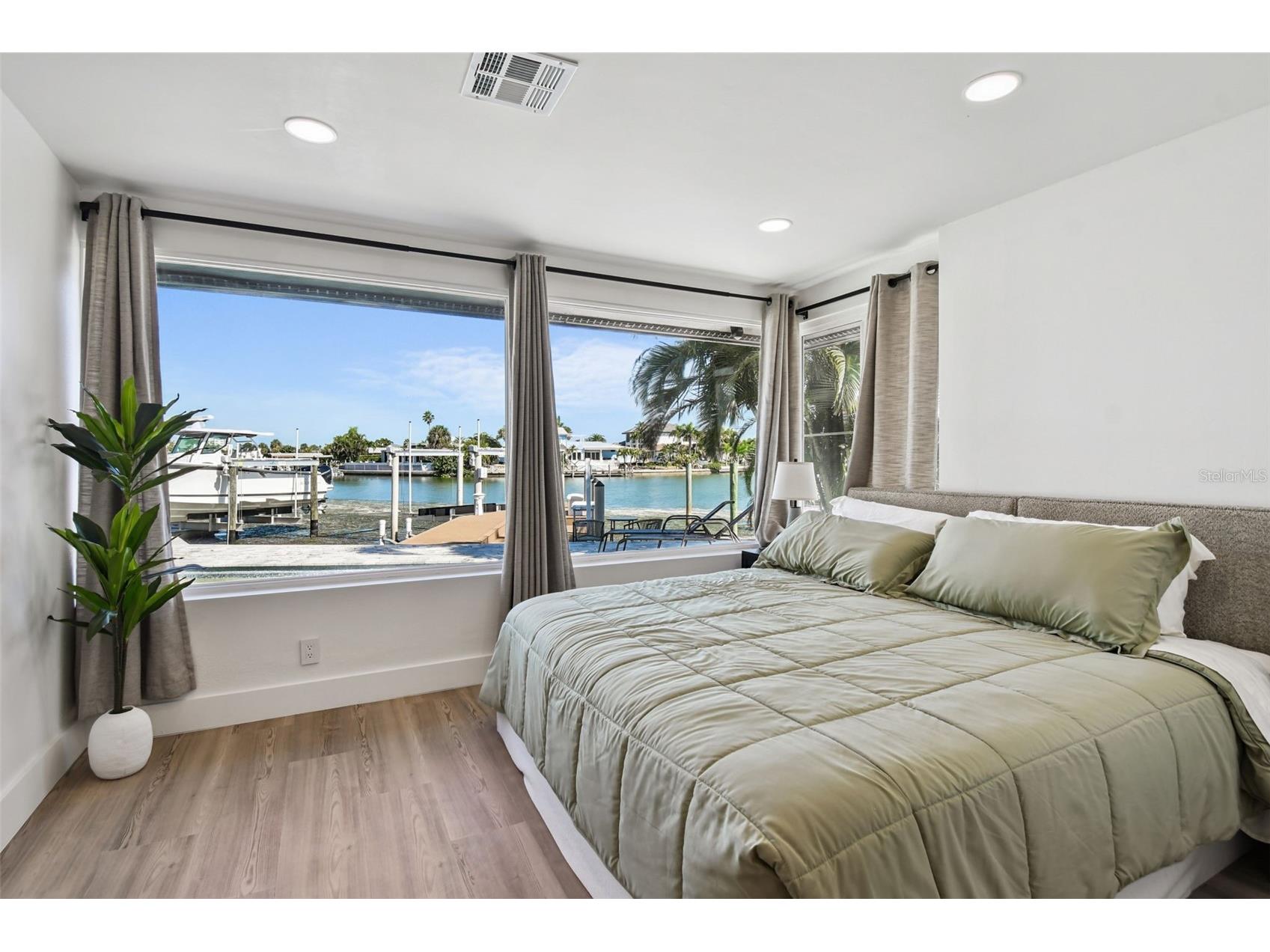 320 Palm Island NE Clearwater Beach FL 33767 TB8434339 image26