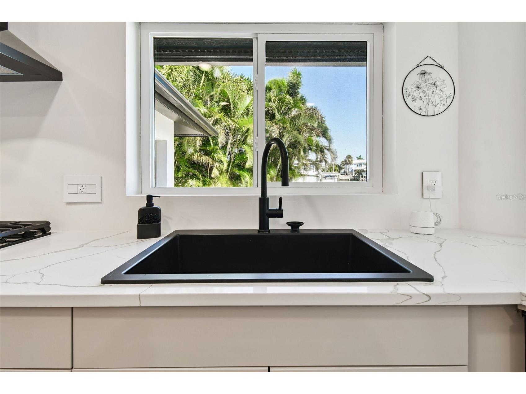 320 Palm Island NE Clearwater Beach FL 33767 TB8434339 image33