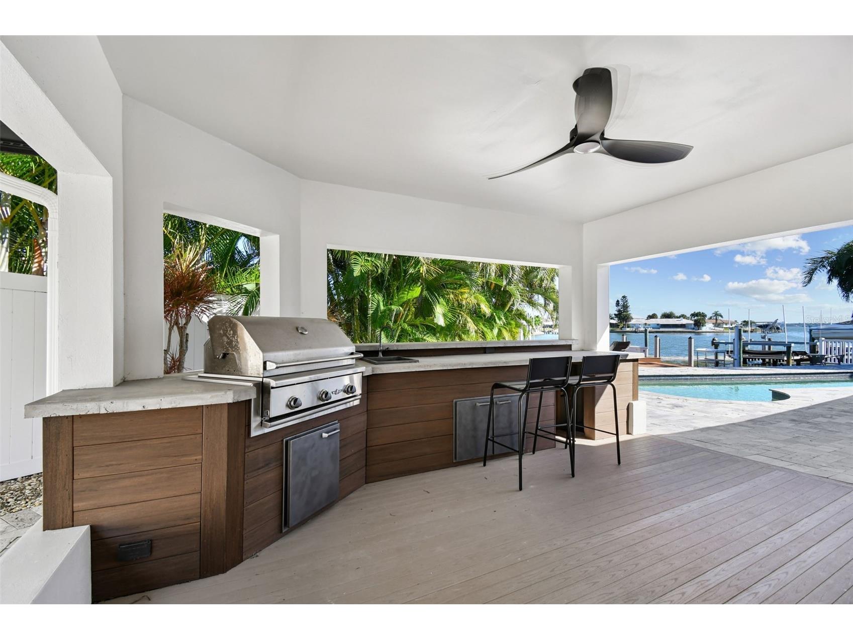 320 Palm Island NE Clearwater Beach FL 33767 TB8434339 image57