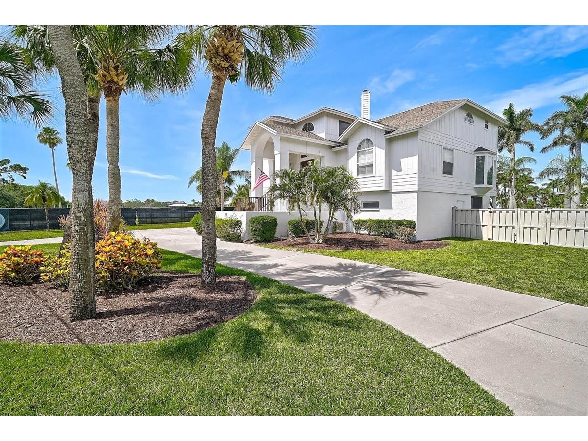 320 Ringling Point Drive Sarasota FL 34234 A4696053 image2