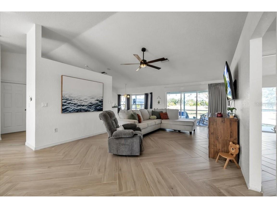 320 Tandil Street Punta Gorda FL 33983 C7519621 image11