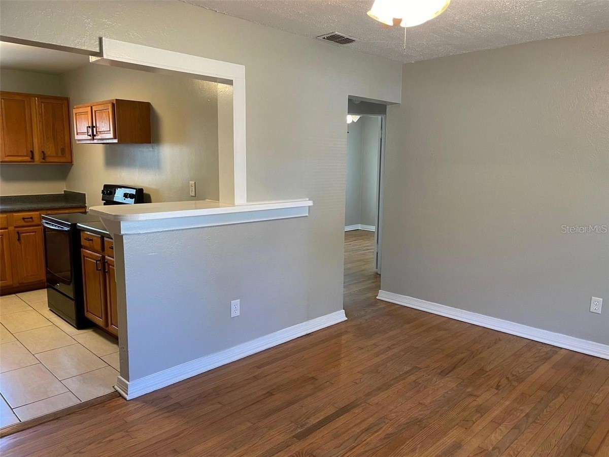 320 W Graves Avenue Orange City FL 32763 V4949205 image5