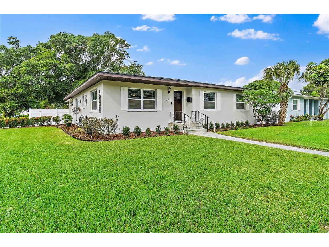 3200 1st Street N Saint Petersburg FL 33704 U8182056 image1