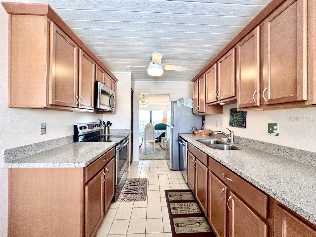 3200 Cove Cay Drive #5F Clearwater FL 33760 - COVE CAY MARINA OM711685 image4