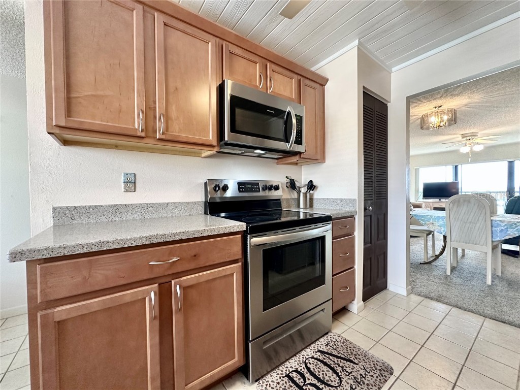 3200 Cove Cay Drive #5F Clearwater FL 33760 - COVE CAY MARINA OM711685 image5