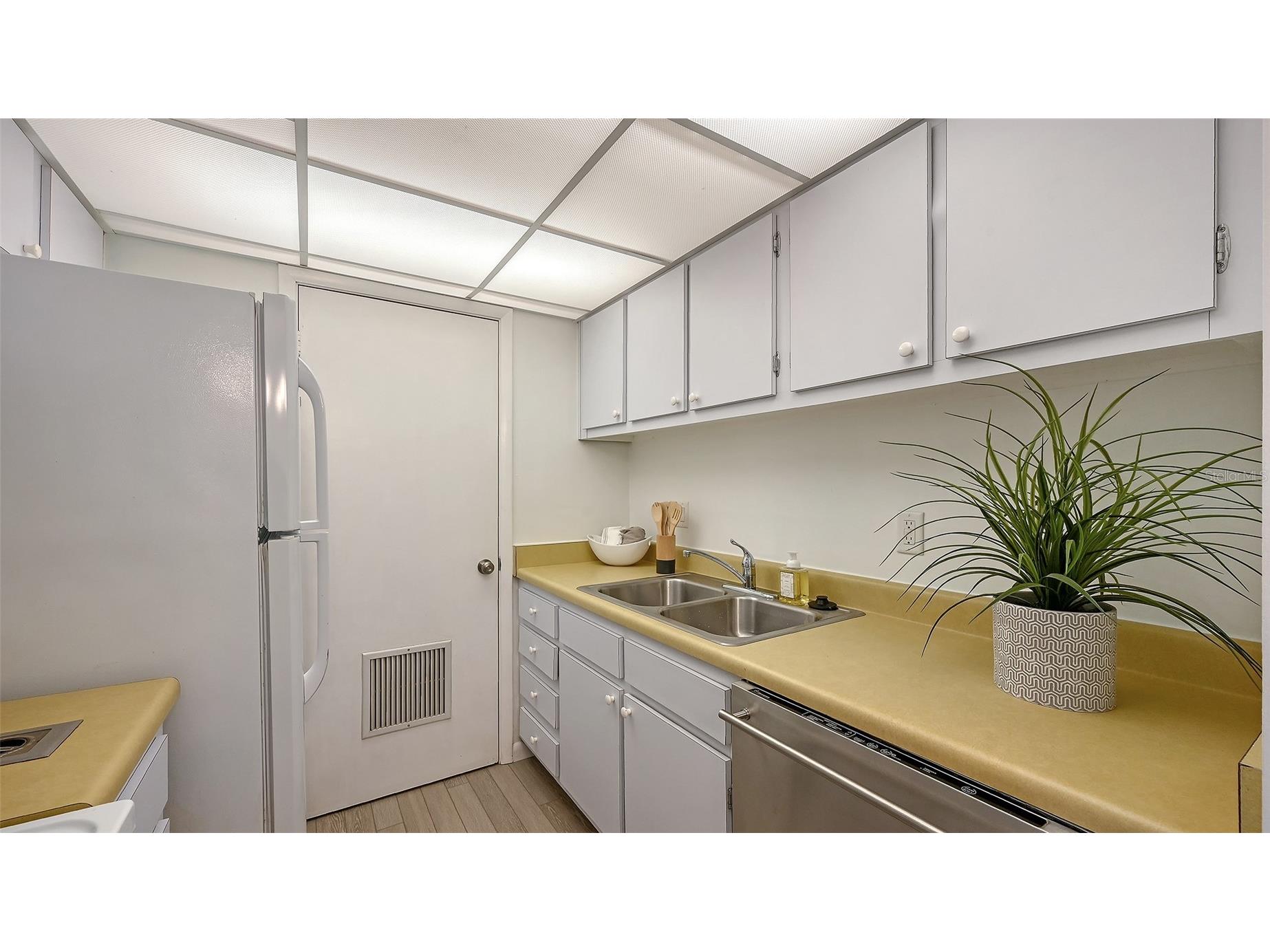 3201 Beneva Road #204 Sarasota FL 34232 A4683171 image13