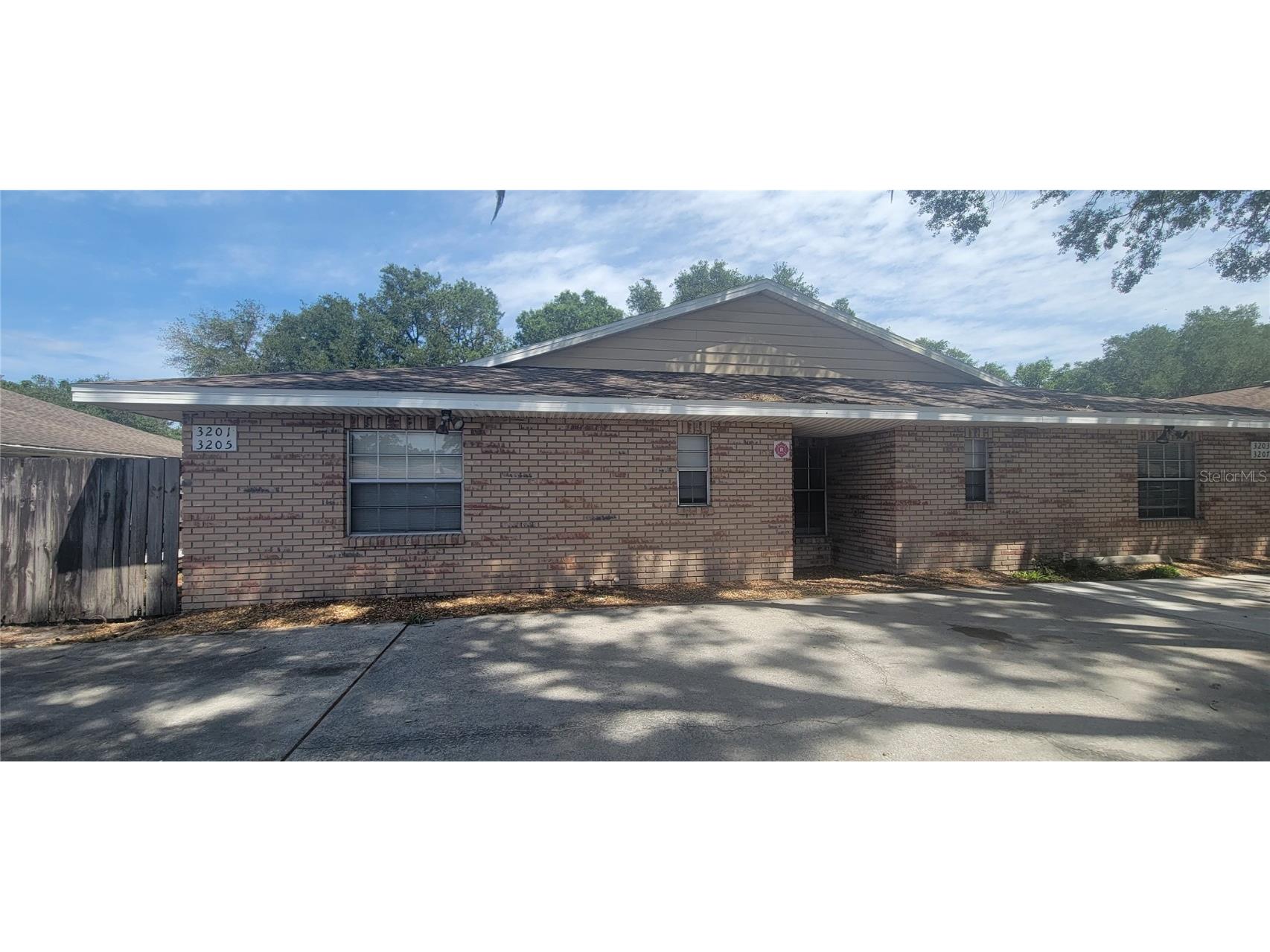 3201 Bloomingdale Villas Court Brandon FL 33511 T3438887 image1