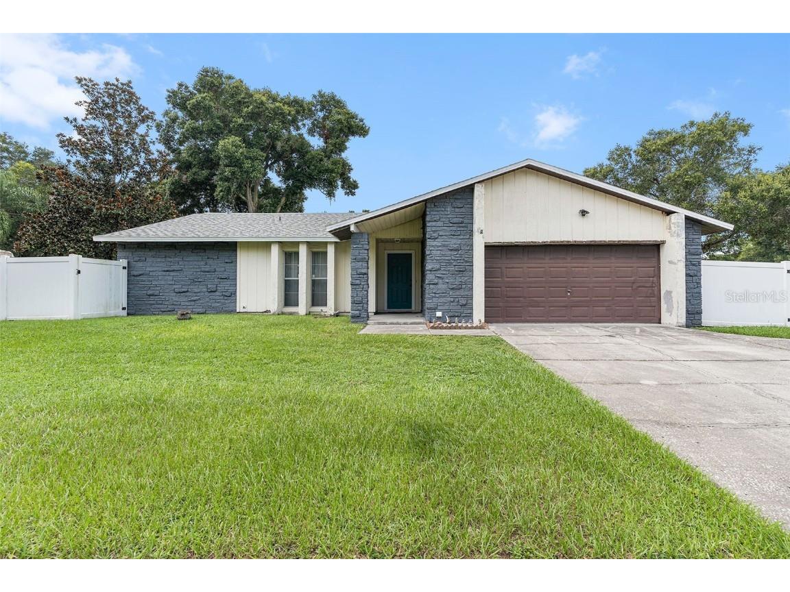 3201 King Charles Circle Seffner FL 33584 T3400288 image1