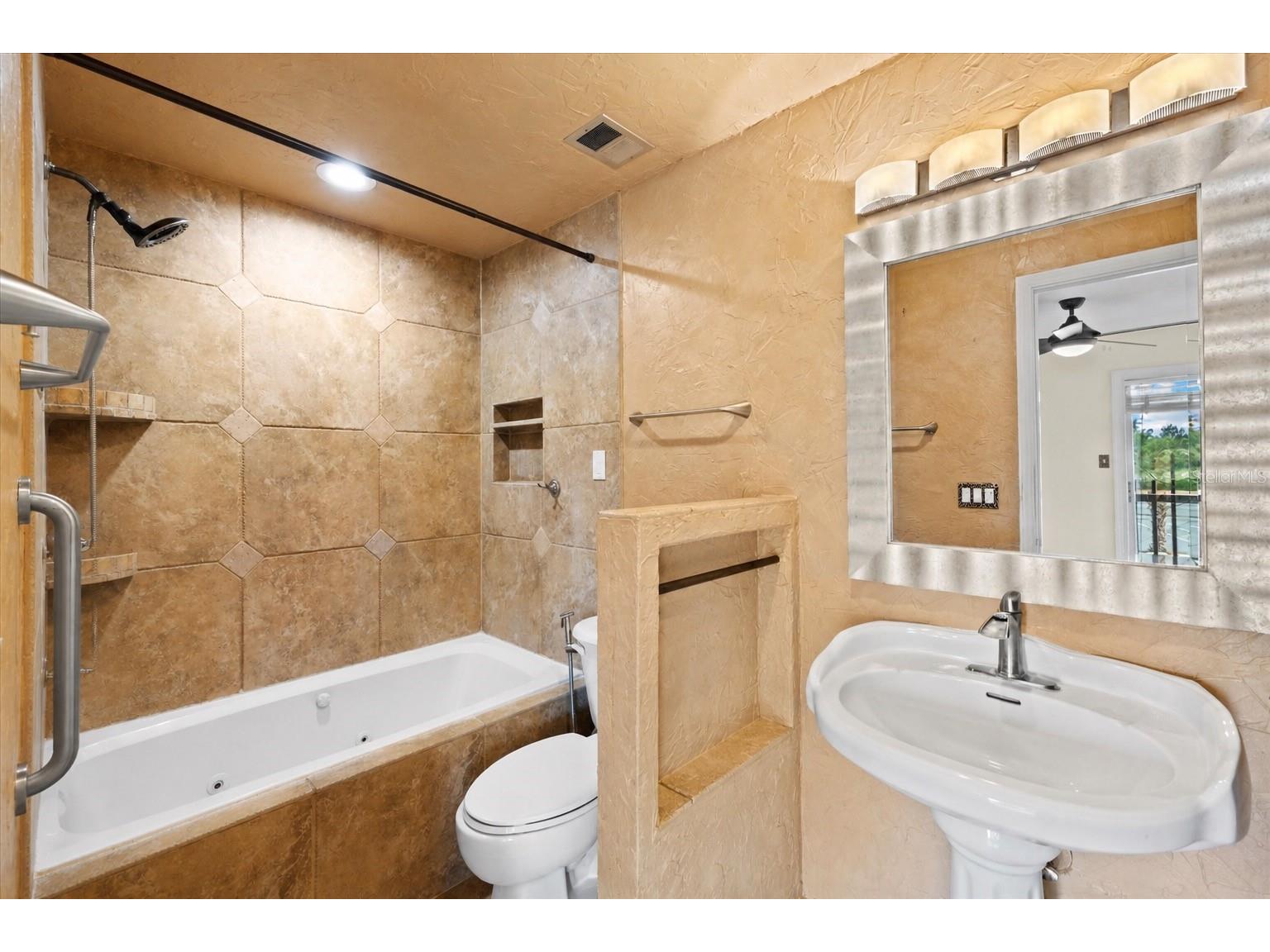 3202 Ramblewood Drive N Sarasota FL 34237 A4690385 image24