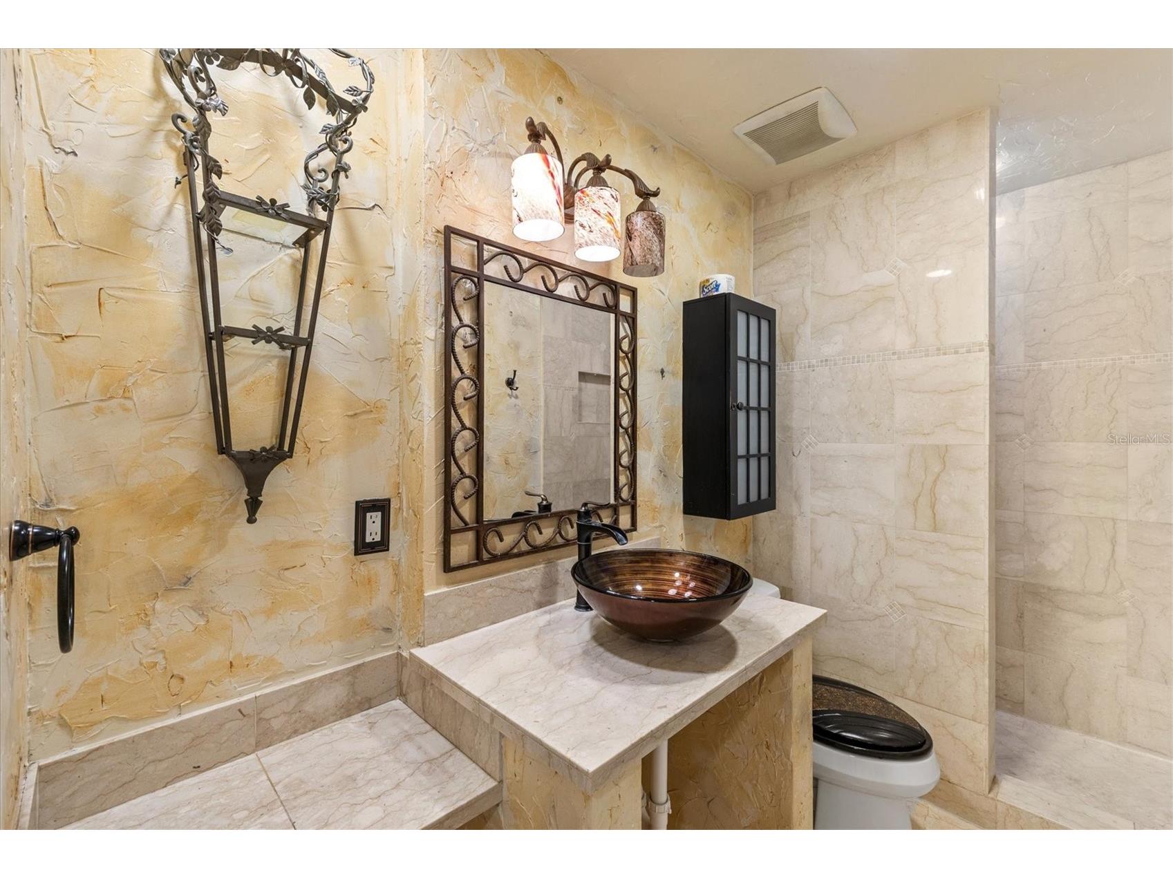 3202 Ramblewood Drive N Sarasota FL 34237 A4690385 image32