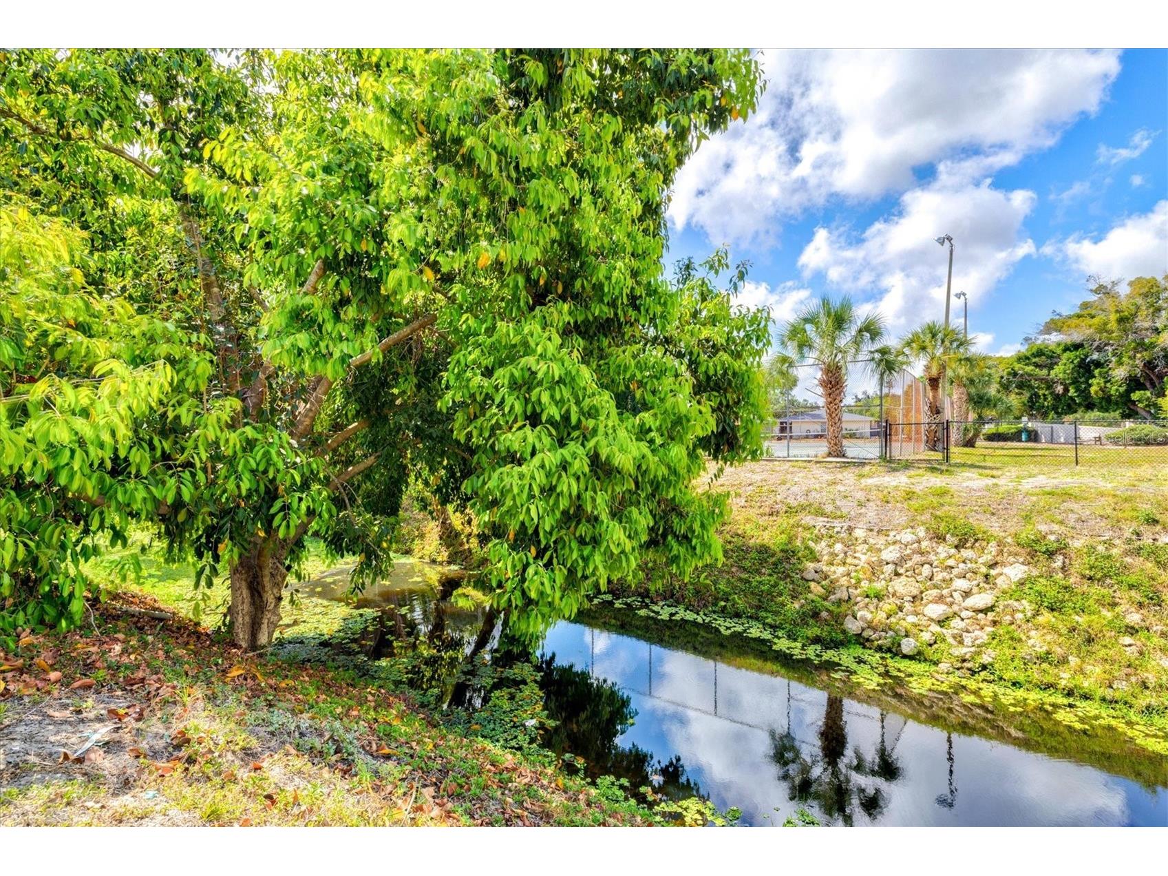 3202 Ramblewood Drive N Sarasota FL 34237 A4690385 image38