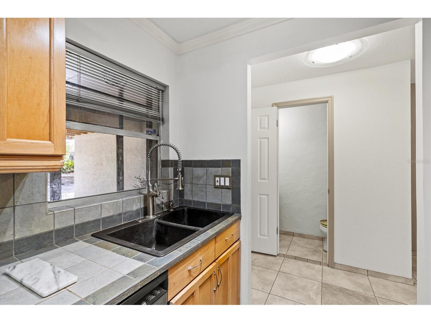 3202 Ramblewood Drive N Sarasota FL 34237 A4690385 image7