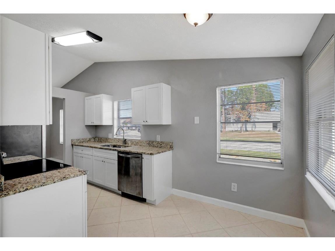 3202 Russett Drive Tampa FL 33618 TB8452518 image14