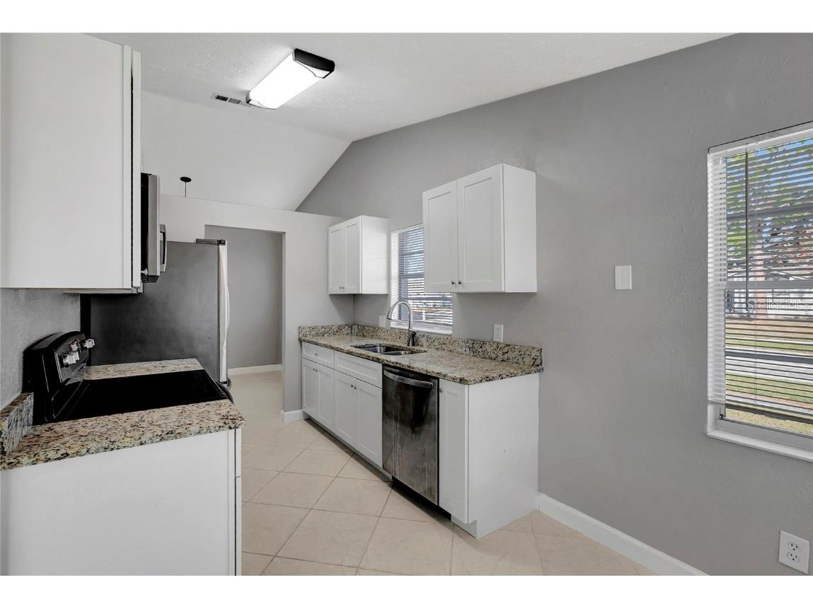 3202 Russett Drive Tampa FL 33618 TB8452518 image15