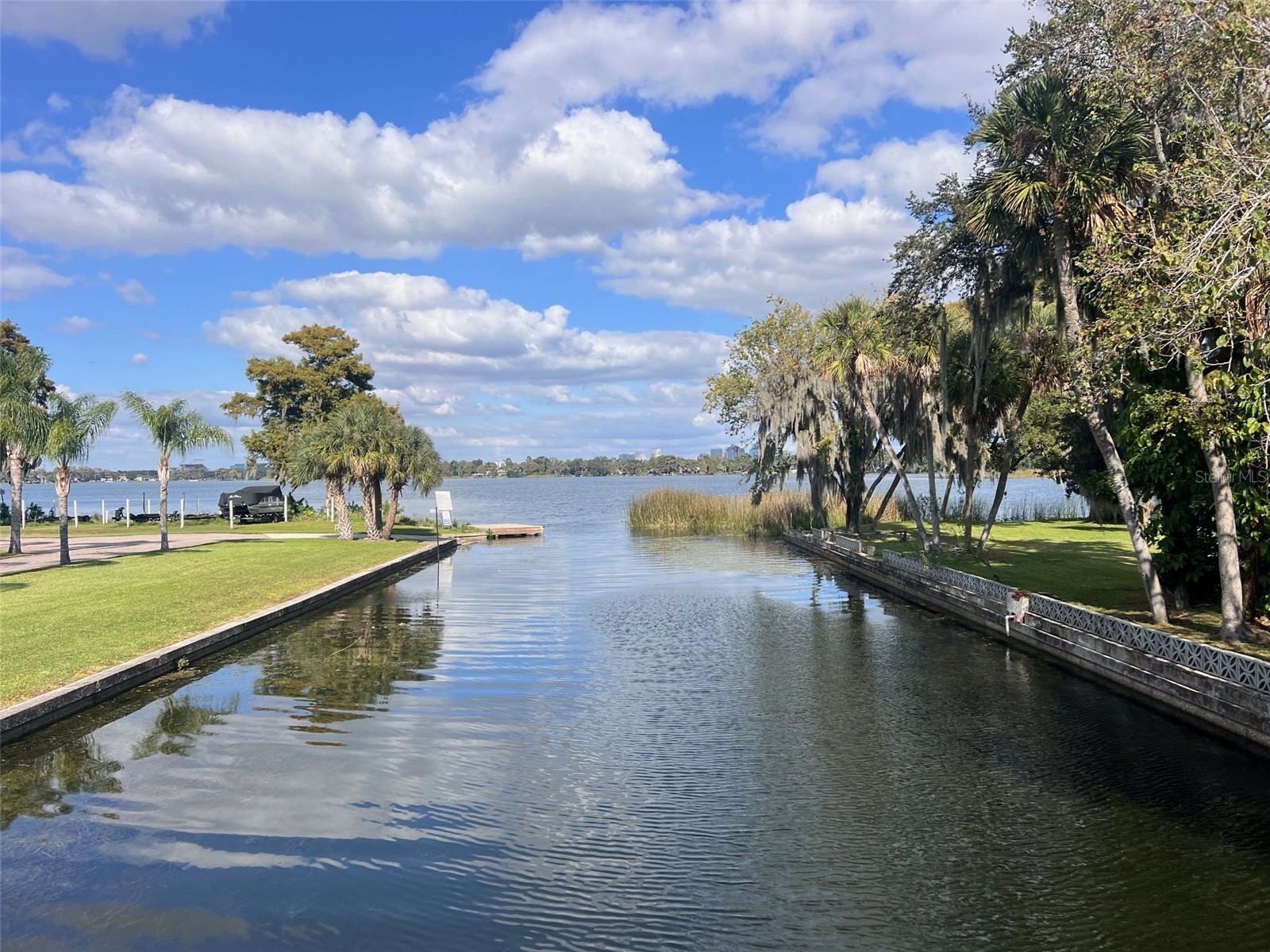 3202 Tradewinds Trail Orlando FL 32805 - Clear Lake O6357716 image1