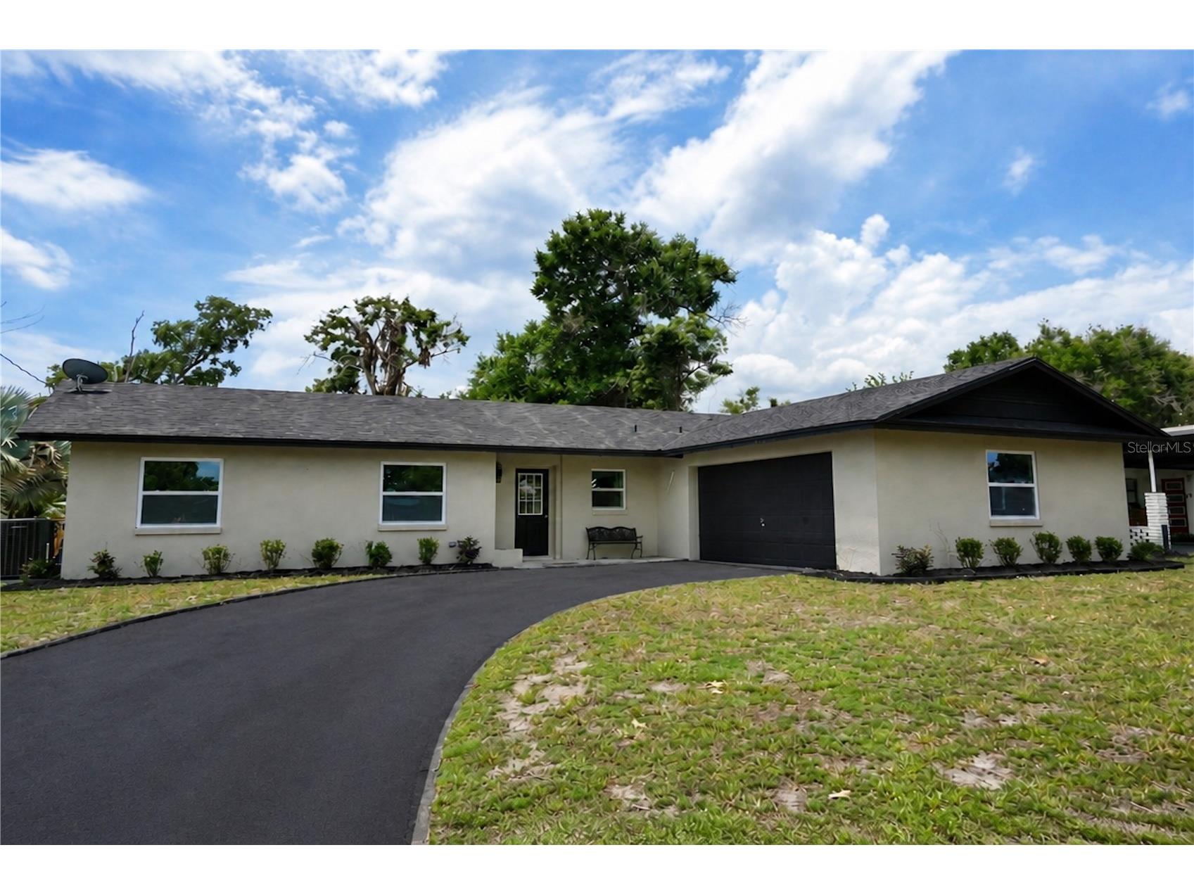 3202 Tradewinds Trail Orlando FL 32805 - Clear Lake O6407323 image1