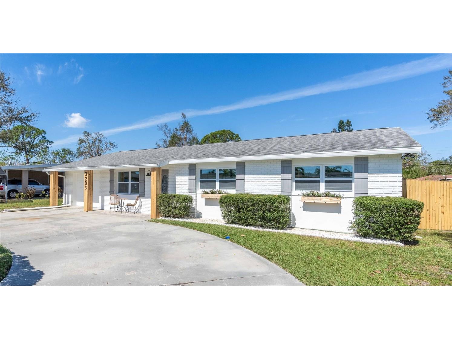 3203 52nd Avenue Dr W Bradenton FL 34207 A4627546 image1