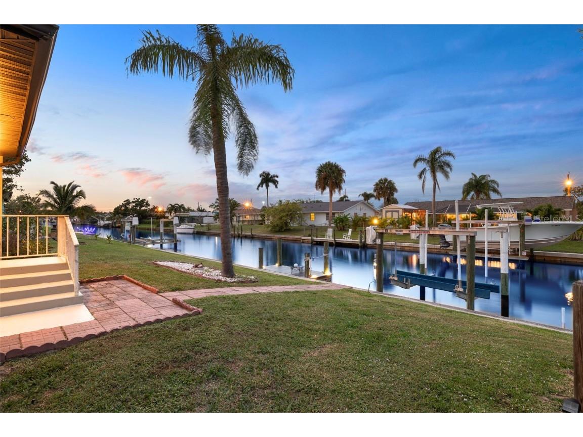 3203 Riverside Drive #B Punta Gorda FL 33950 A4653622 image1