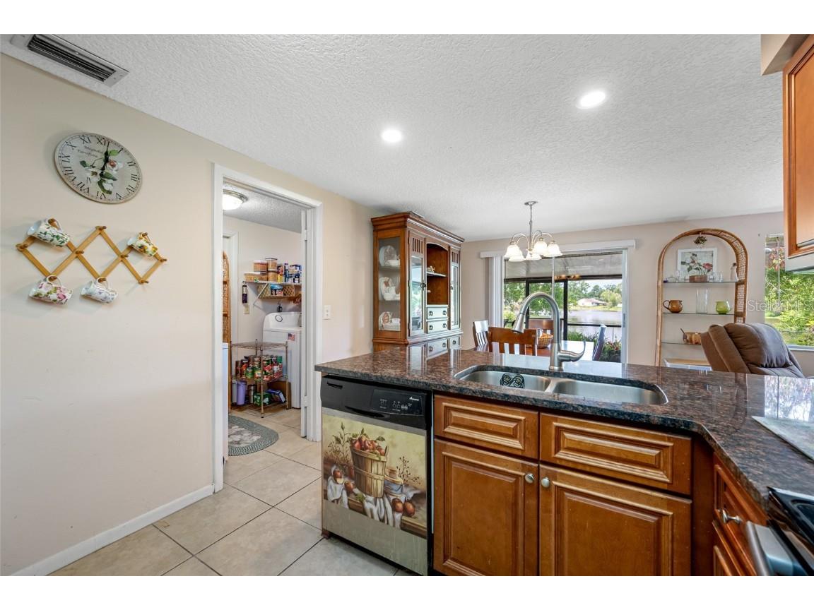 3203 Sandspur Drive Tampa FL 33618 TB8431712 image16