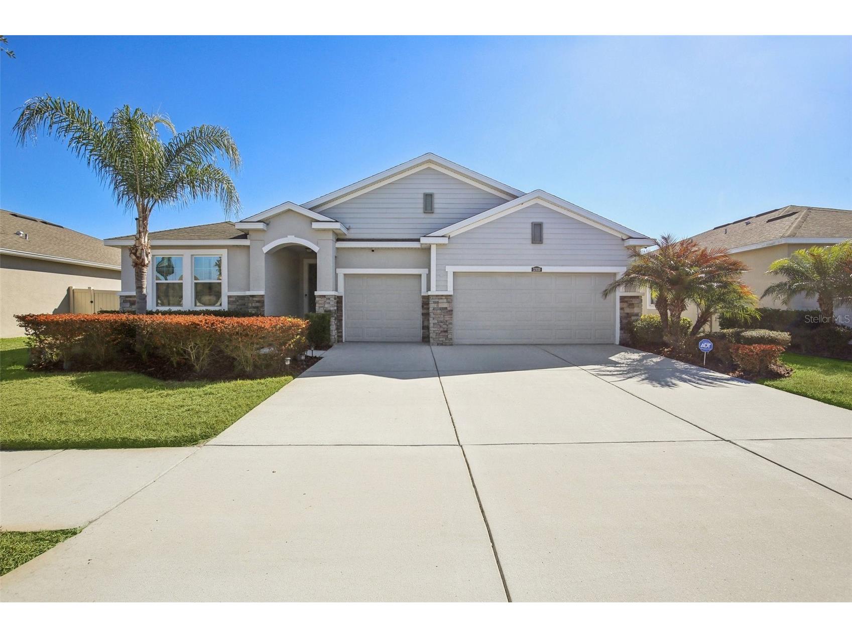 32030 Goddard Drive Wesley Chapel FL 33543 TB8471432 image1