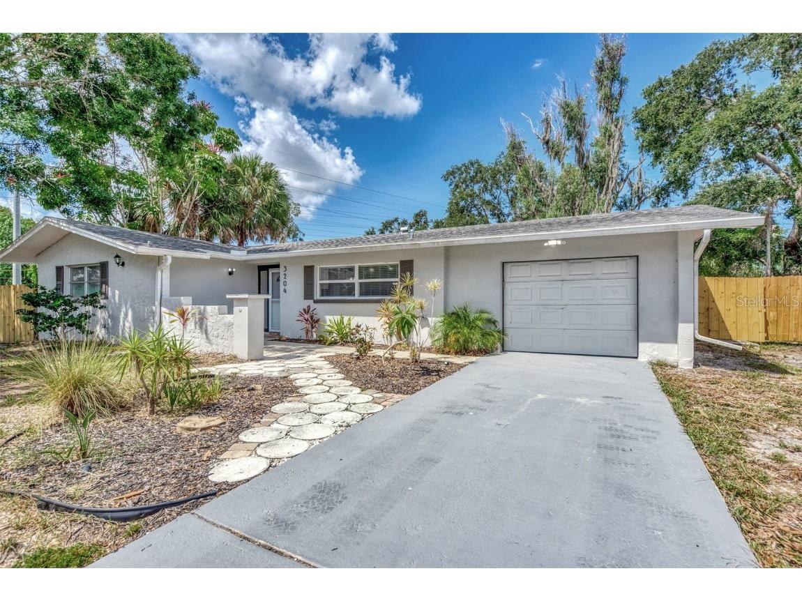 3204 24th Parkway Sarasota FL 34235 A4576546 image1