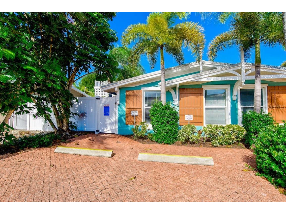 3204 6th Avenue #8 Holmes Beach FL 34217 A4564011 image1